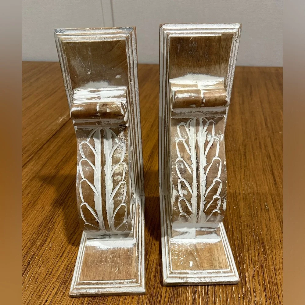 HOBBY LOBBY White Distressed Bookends - Picture 2 of 5
